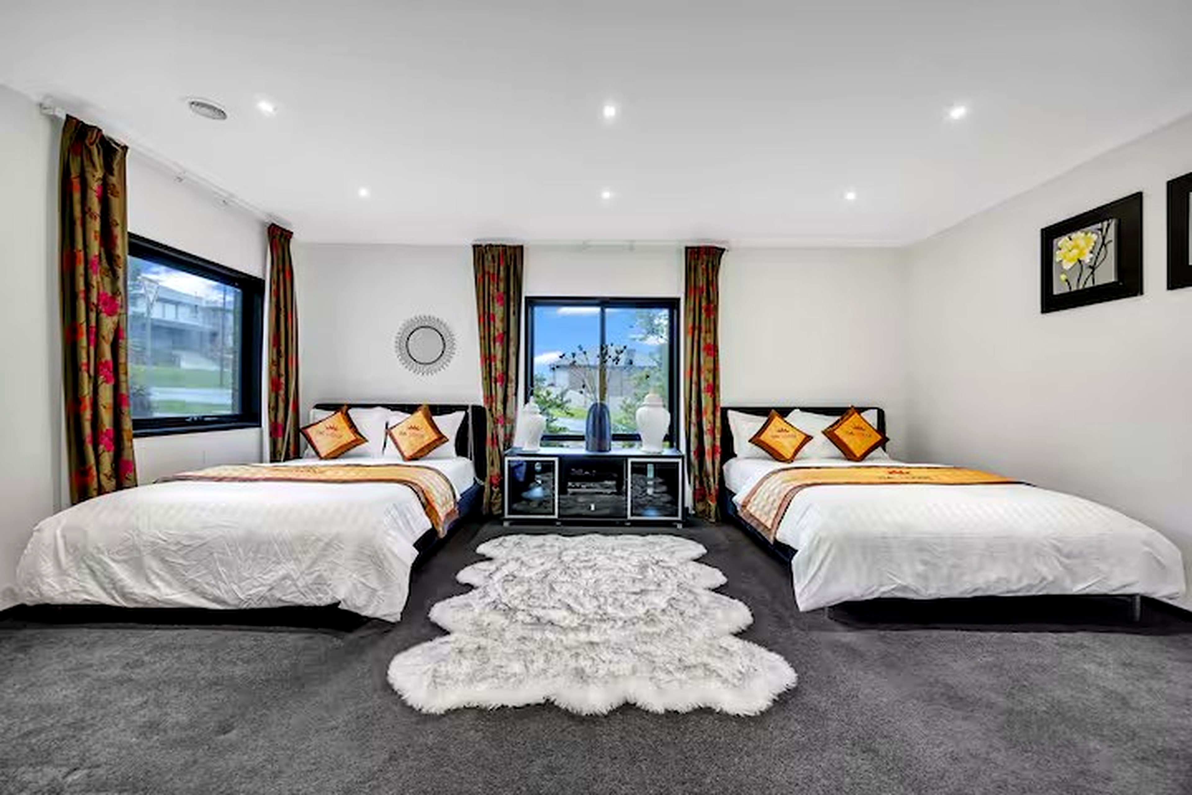 Belleview main house twin bedroom